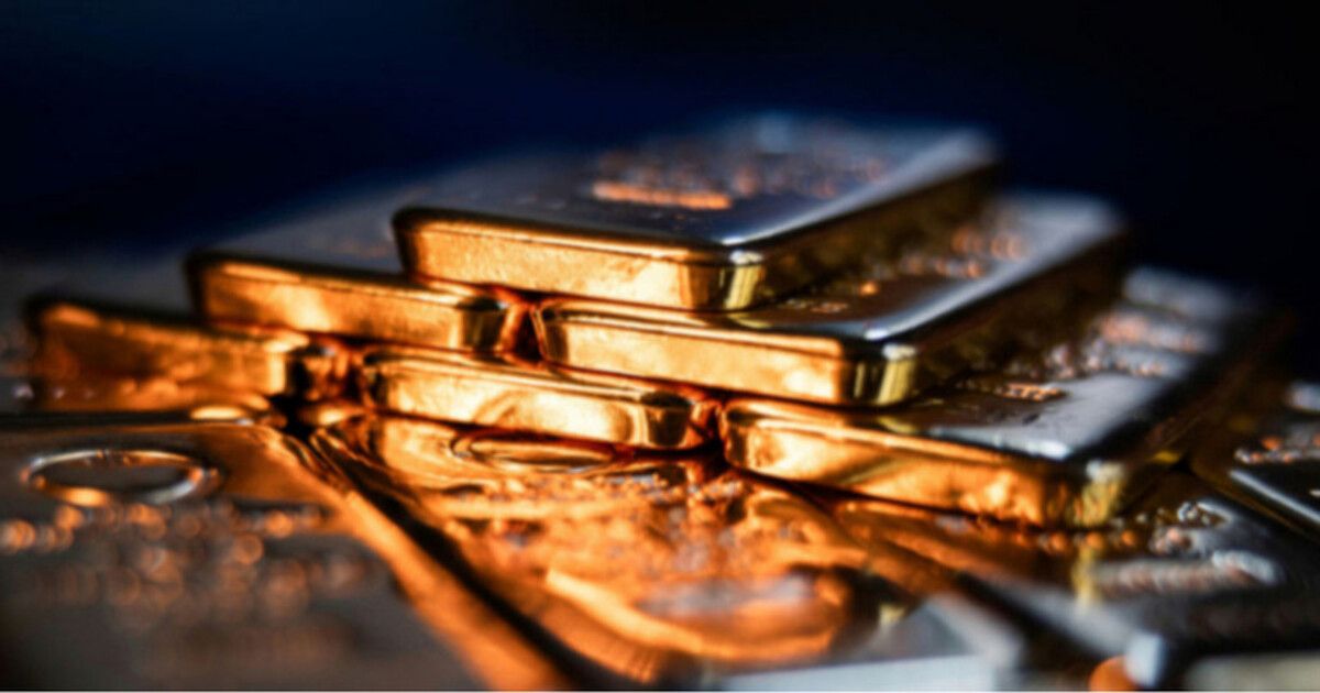 Золото и серебро обновили рекорды на фоне пошлин США и слабого доллара