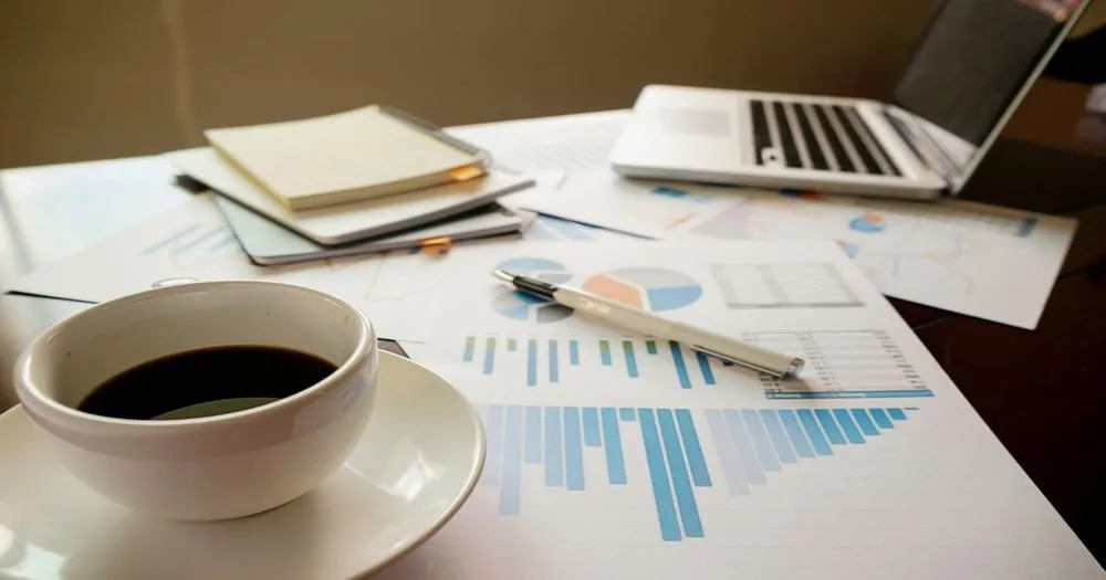 Cложный процент инвестиции 2026: формула, риски и налоги 