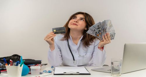 Кредиты до зарплаты: плюсы и минусы, как выбрать выгодно