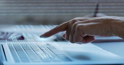 Цифровізація банківських послуг: аналітика трендів та ризиків